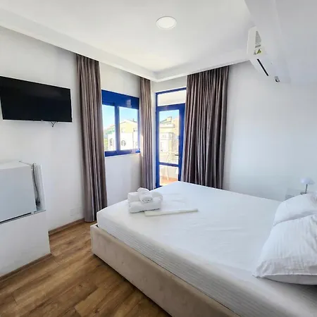 Bluebalcony Hotell 3*